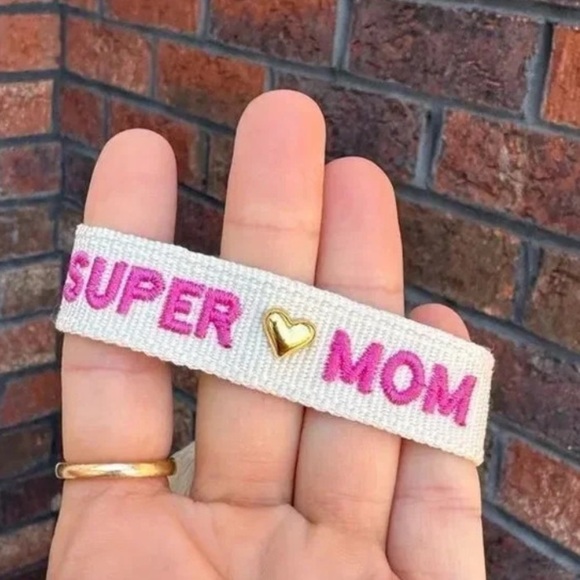 SUPER MOM EMBROIDERY BRACELET - Picture 2 of 5